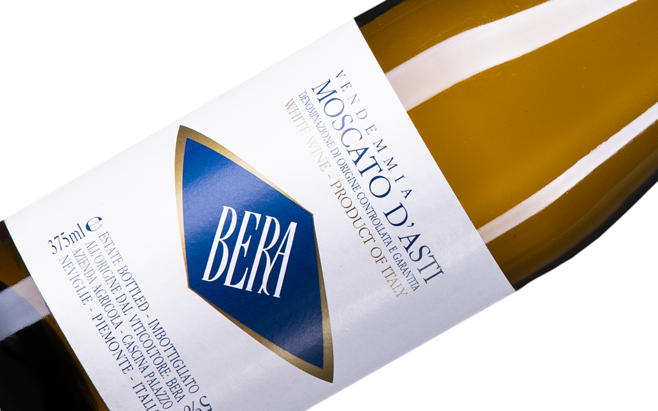 2020 Moscato d'Asti Klein Schaumwein "Braunerde" Piemont, Italien 