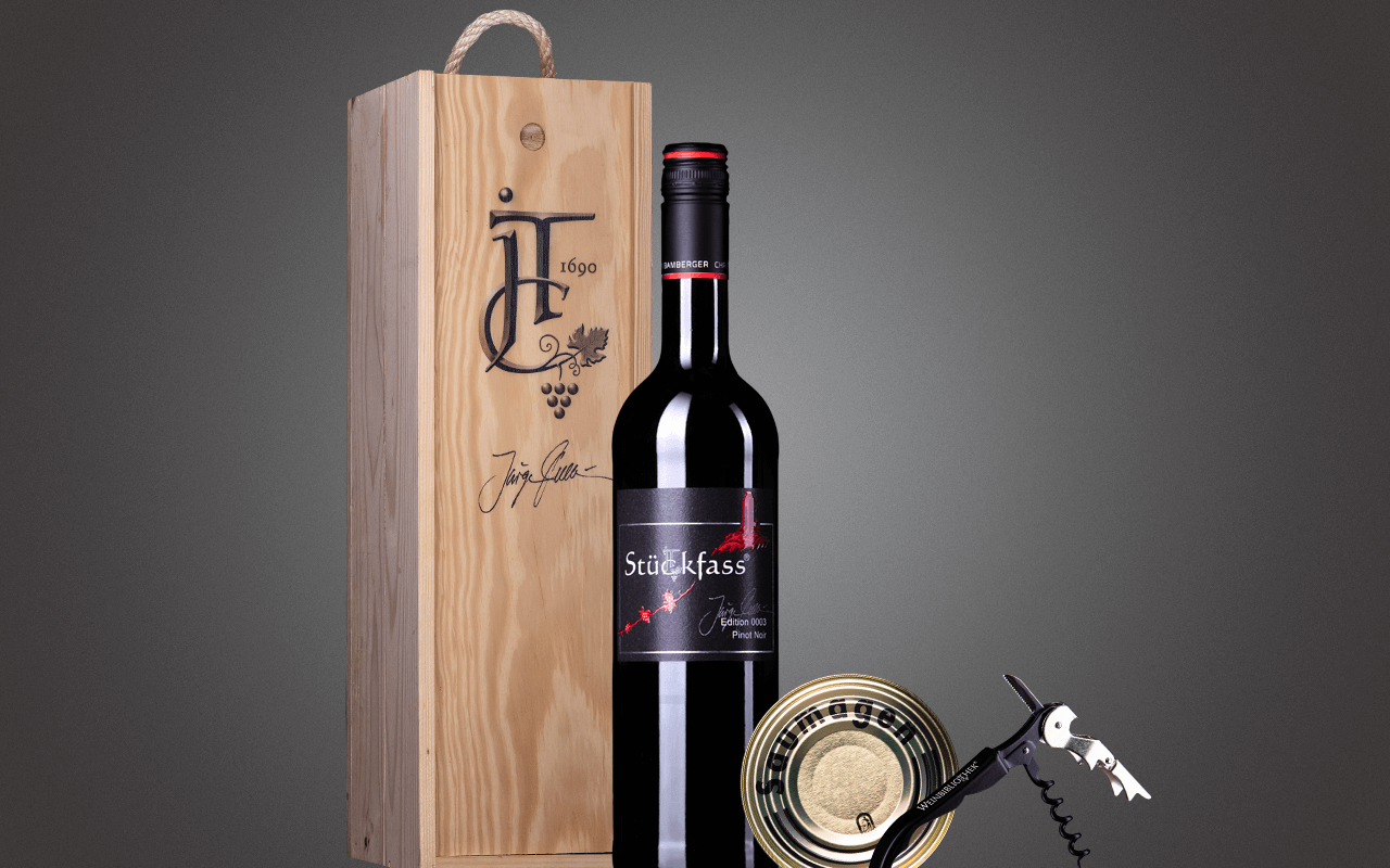 JTC 1er Holzkiste "Pinot Noir Nahetal mit Pfälzer Saumagen" als Präsent verpackt (Abholpreis Vinothek) JTC 1er Holzkiste "Pinot Noir Nahetal mit Pfälzer Saumagen" als Präsent verpackt (Abholpreis Vinothek)