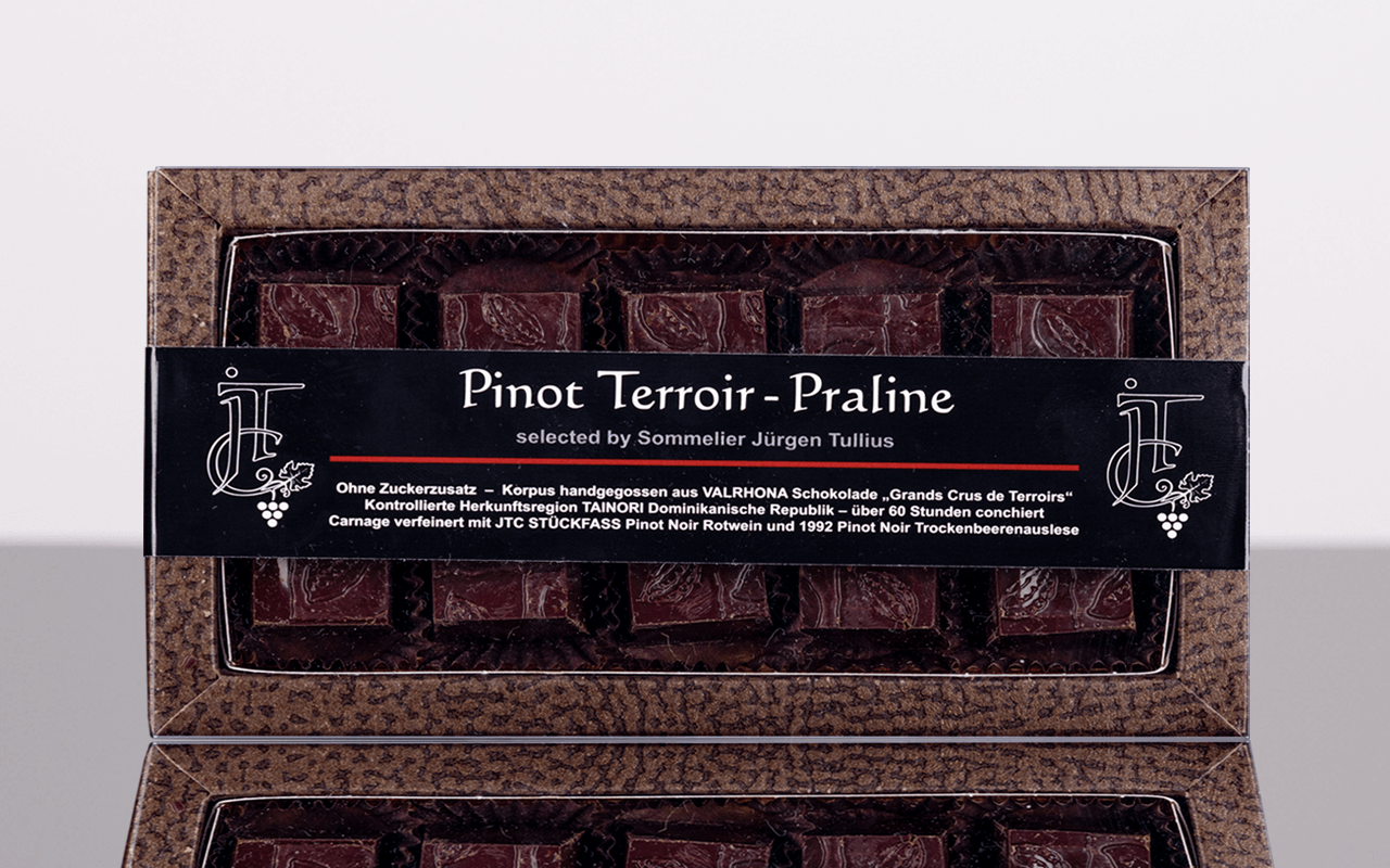 Pinot Terroir Praline mit Valhrona-Schokolade - exklusive Handfertigung von der Zuckerbäckerei Dagmar Hartung