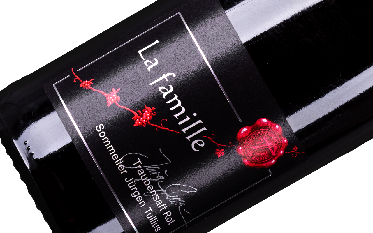 JTC La famille Traubensaft Rot alkoholfrei  - Sommelier-Edition, Mittelhaardt, Pfalz, Deutschland JTC La famille Traubensaft Rot alkoholfrei  - Sommelier-Edition, Mittelhaardt, Pfalz, Deutschland